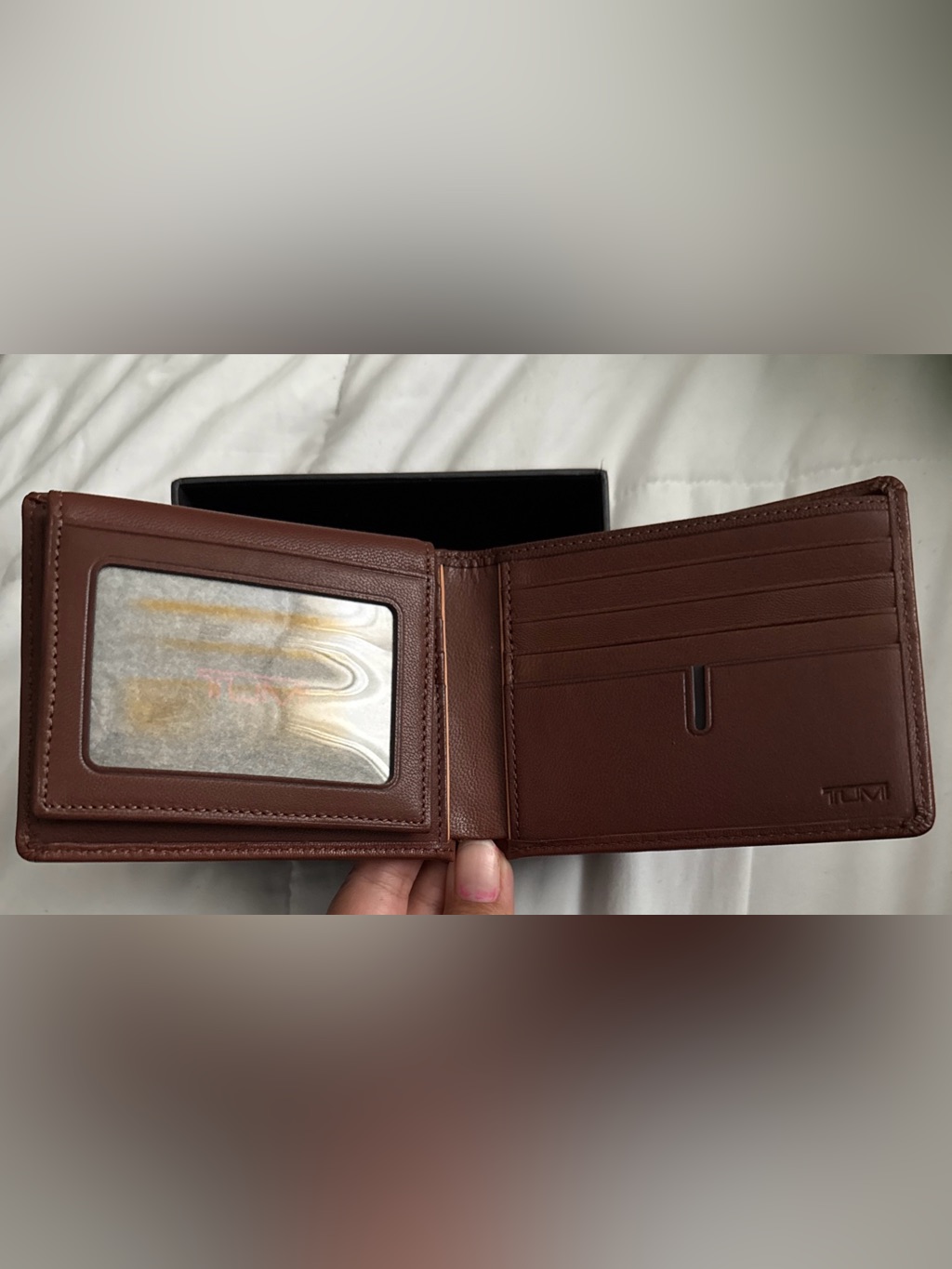 New Tumi Bi-Fold International Wallet 8 Credit, Id Case British Tan Napa Leather